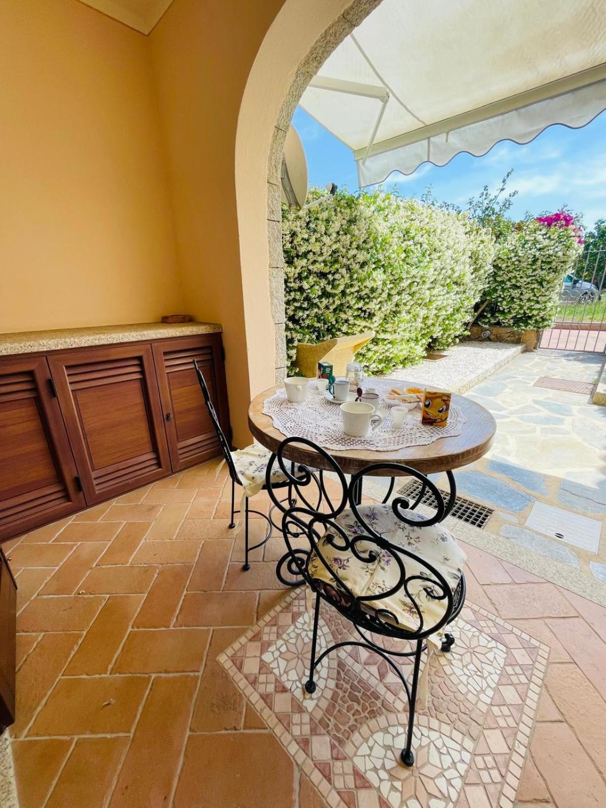 Appartamento Le Querce Vaccileddi Exterior foto